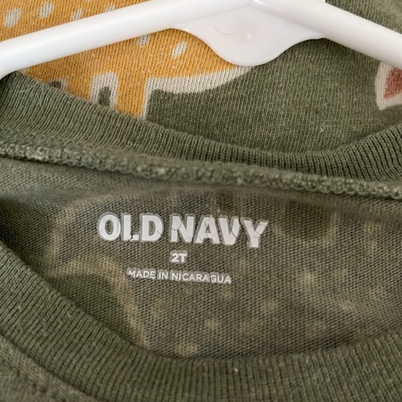Boys Size 2T Old Navy Short Sleeve Shirt - Picture 3 of 3